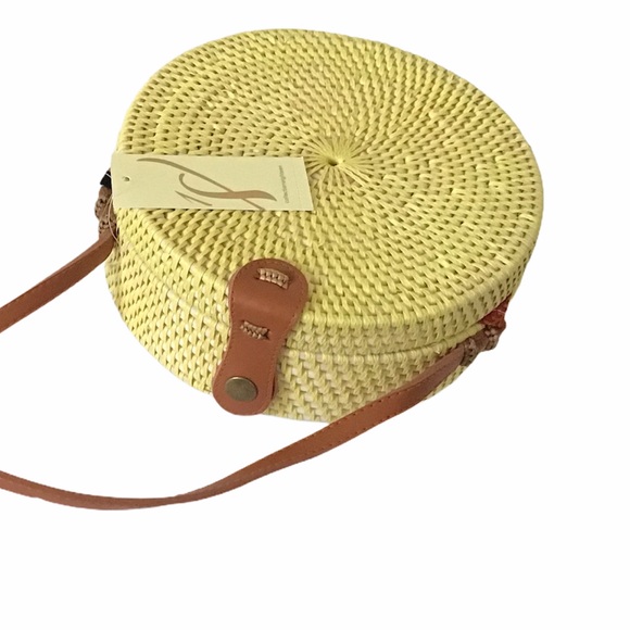 Handbags - Round Straw Crossbody Purse